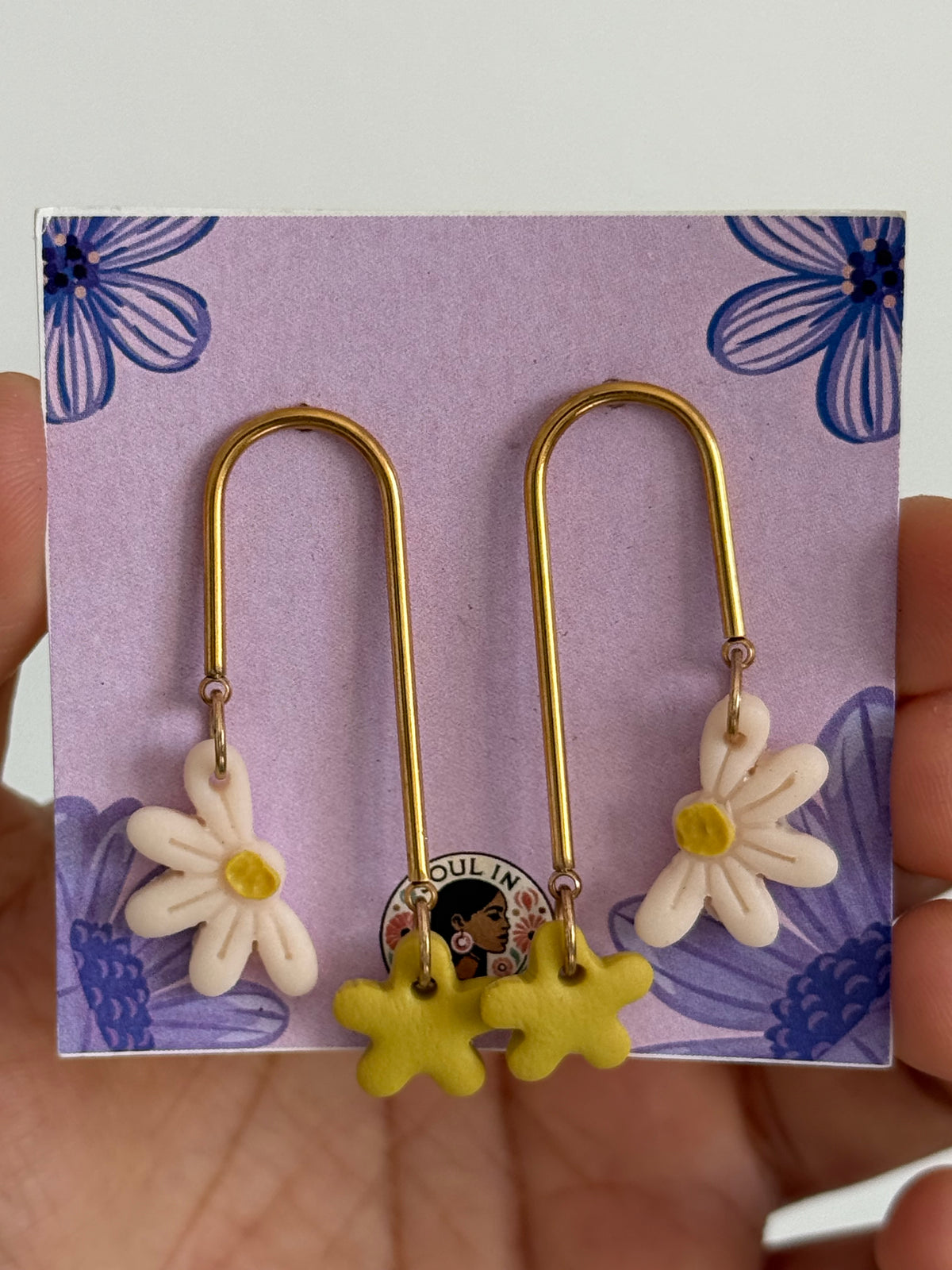 Pendientes arco de flores verde