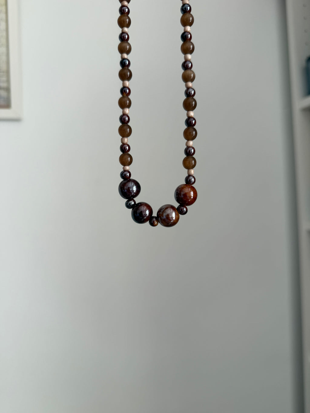 Collar marrón brillo