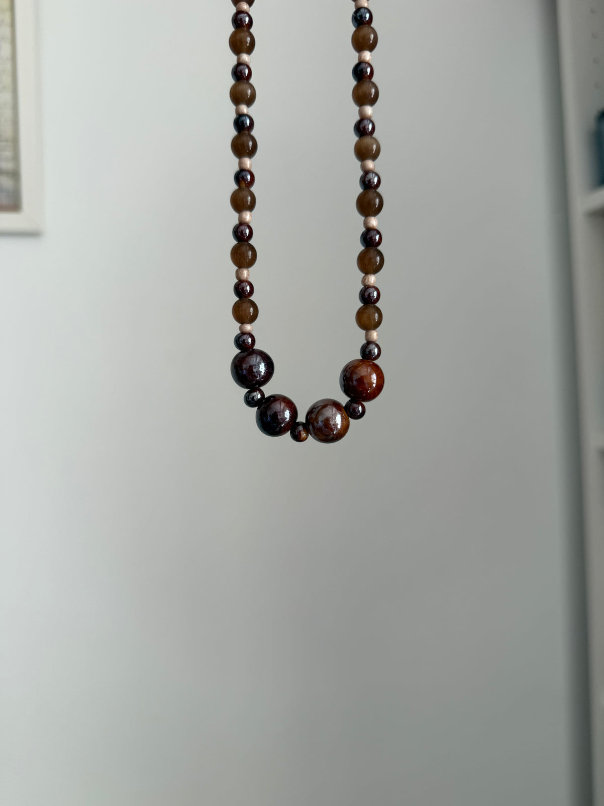 Collar marrón brillo