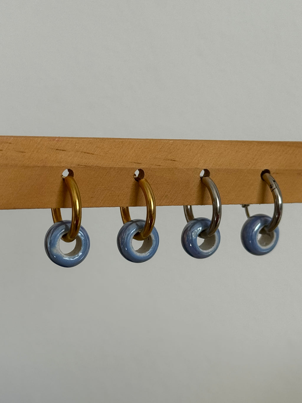 Pendientes cerámicos azul claro