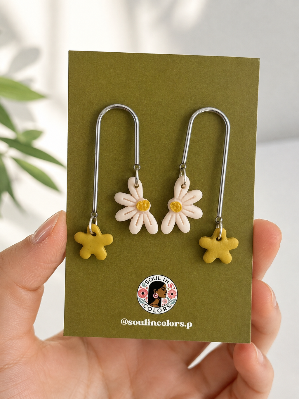 Pendientes arco de flores verde